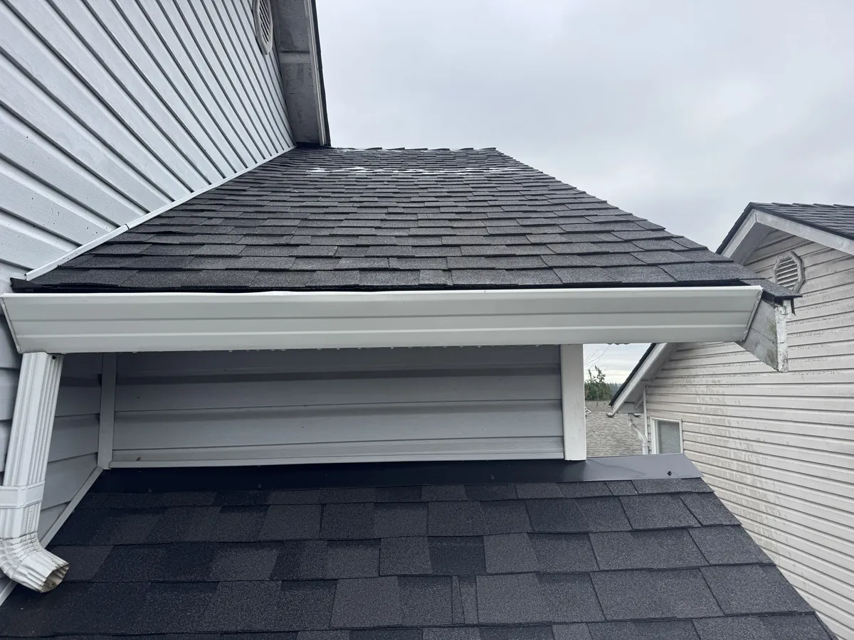 The same white gutter face uniform and clean after brush cleaning